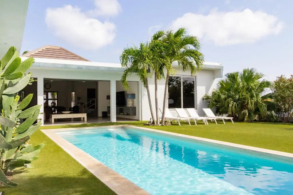 Villa Nostalgia - Stylish designed 4 Bedroom modern villa
