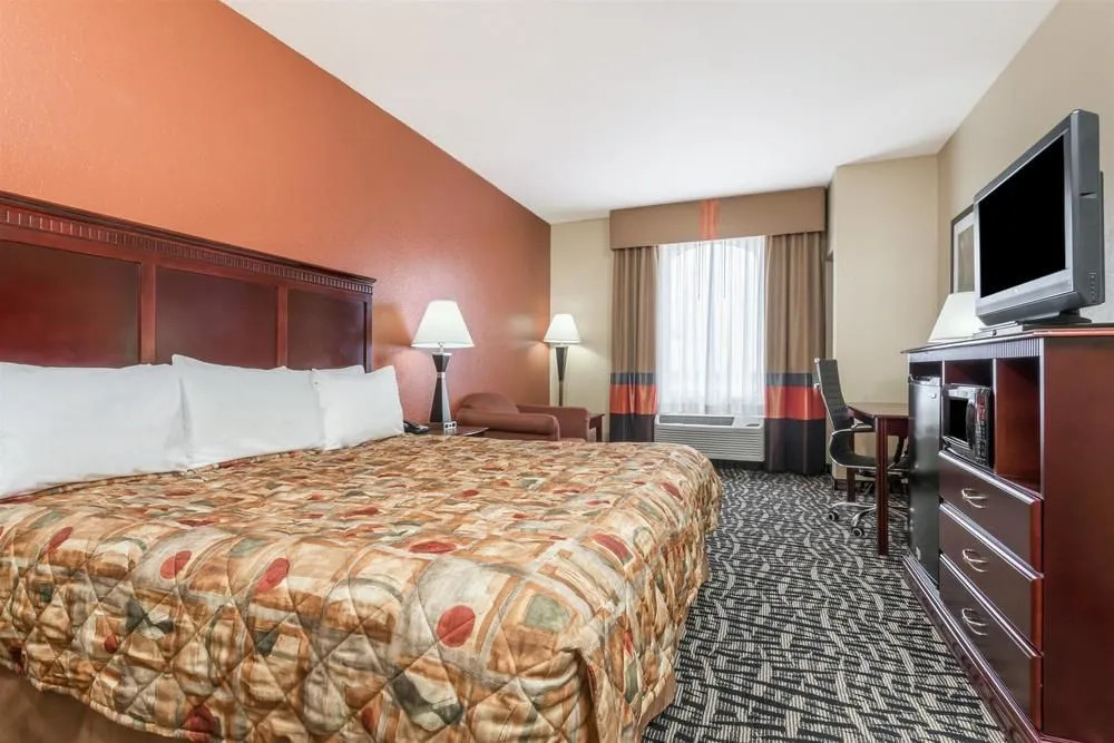 Days Inn & Suites By Wyndham Prattville-Montgomery