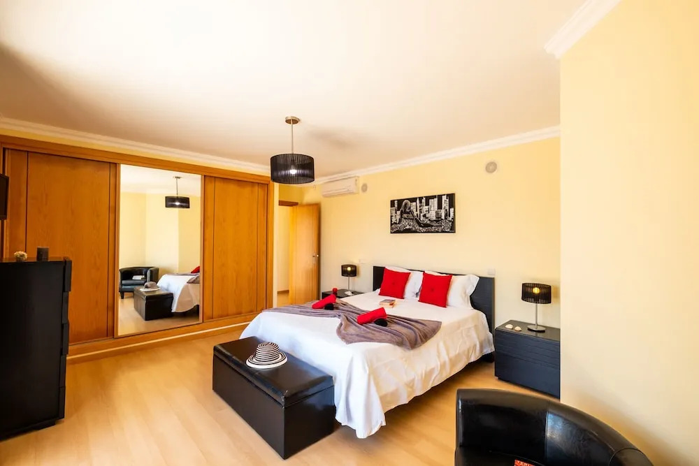 Villa Laguna - Moradia relaxante com piscina aquecível e BBQ - Albufeira