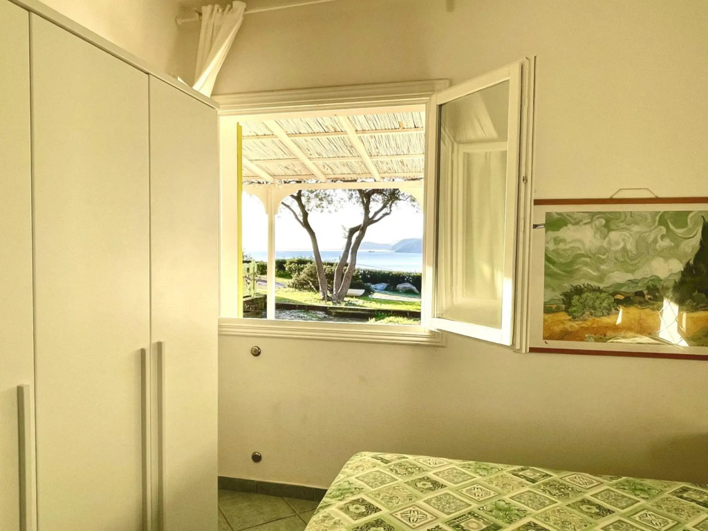 Terraced houses in a quiet seafront area with panoramic views.-Colibrì 2