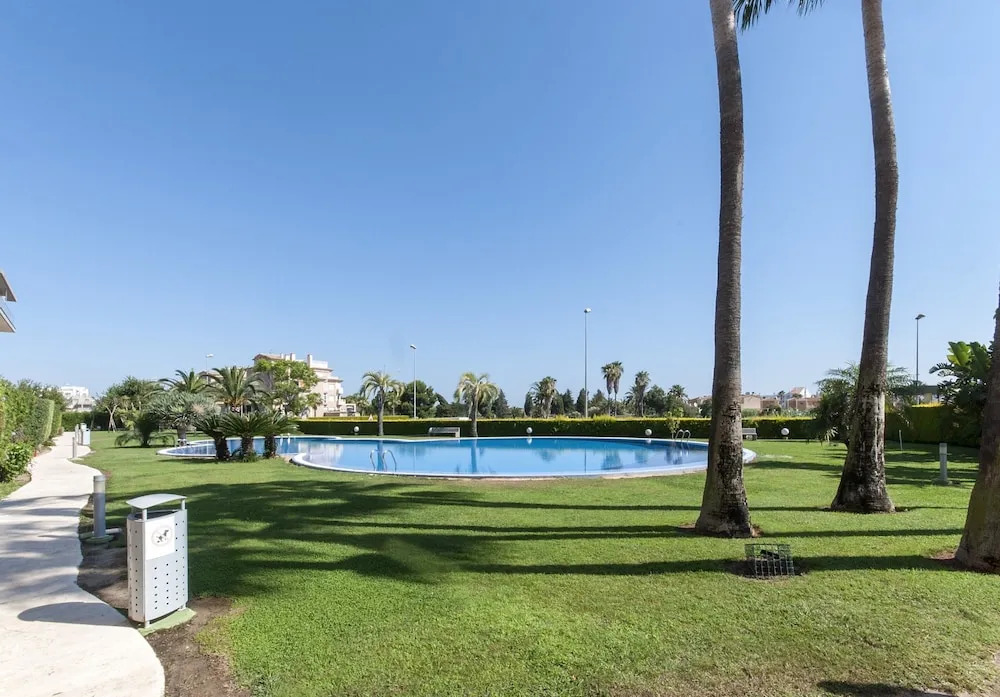 Happy - Apartment With Shared Pool in Oliva Nova