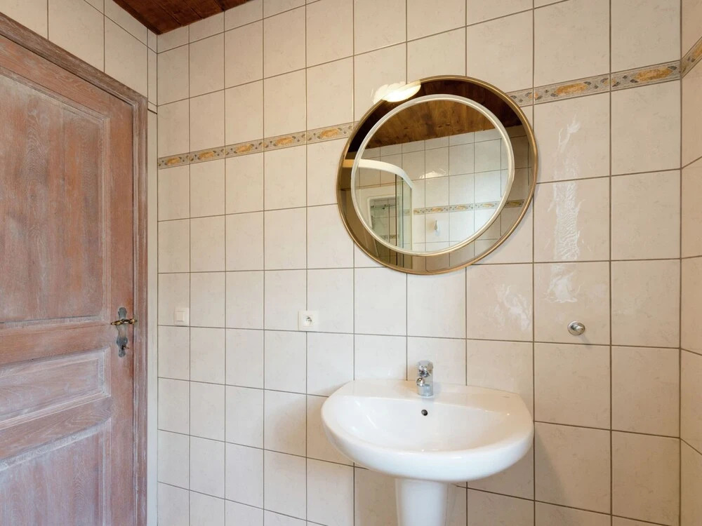 Magnificent Villa in Brisy with Sauna Roofed