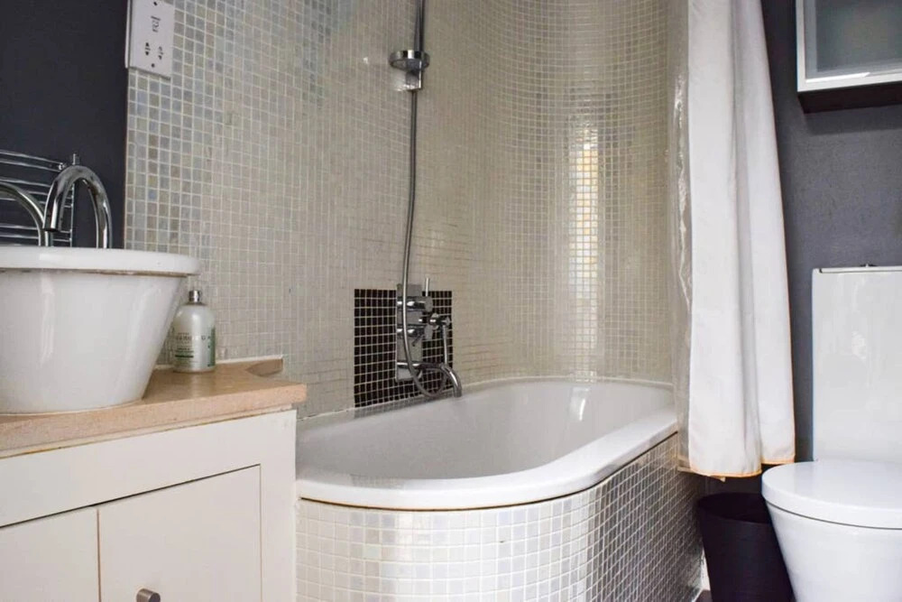 2 Bedroom Penthouse Flat In The Heart Of Balham