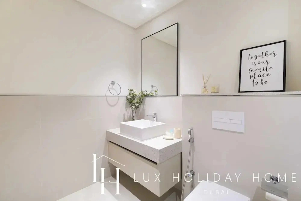 LUX The Marina Vista Beachfront Suite
