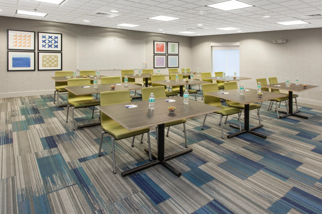 Holiday Inn Express Hotel & Suites Lake Zurich-Barrington by IHG