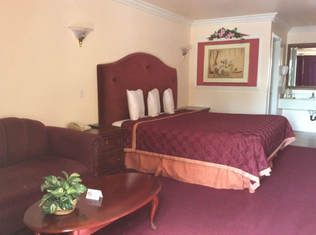 Azusa Inn