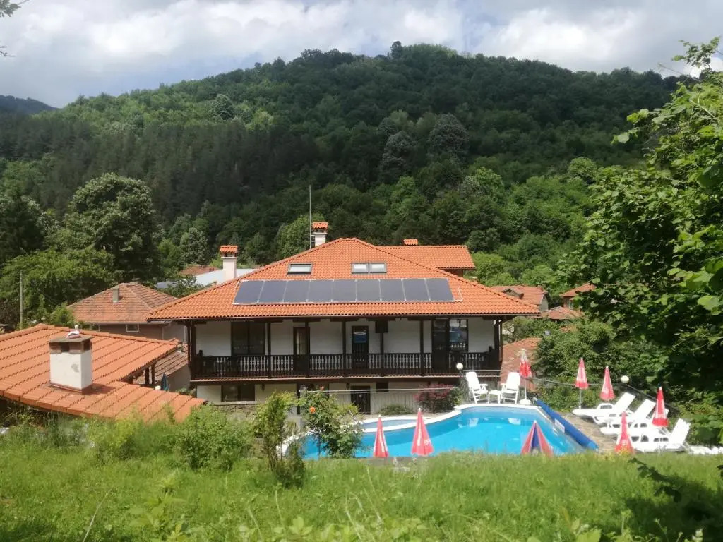 Family Hotel Chiflik Hills