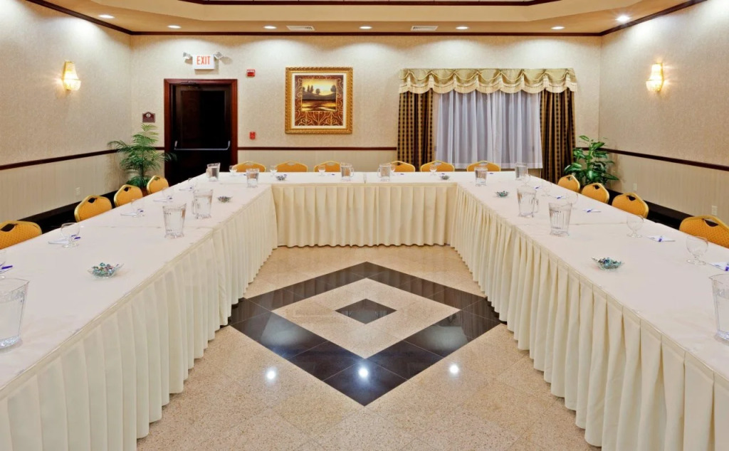 Holiday Inn Express Hotel & Suites Newton Sparta by IHG