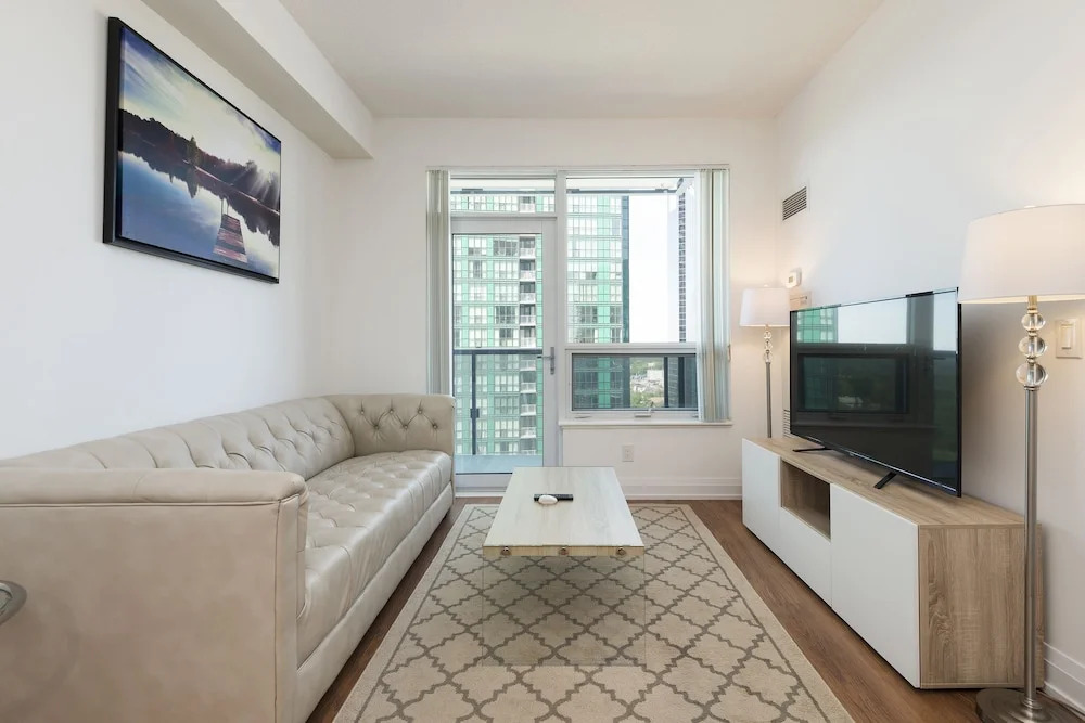 Metropolis Suites Yonge Sheppard