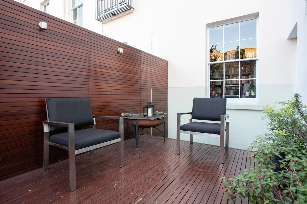 3 Bedroom Family House In Regents Park