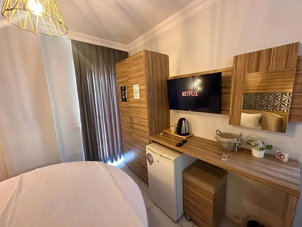 Royal Ezel Hotel