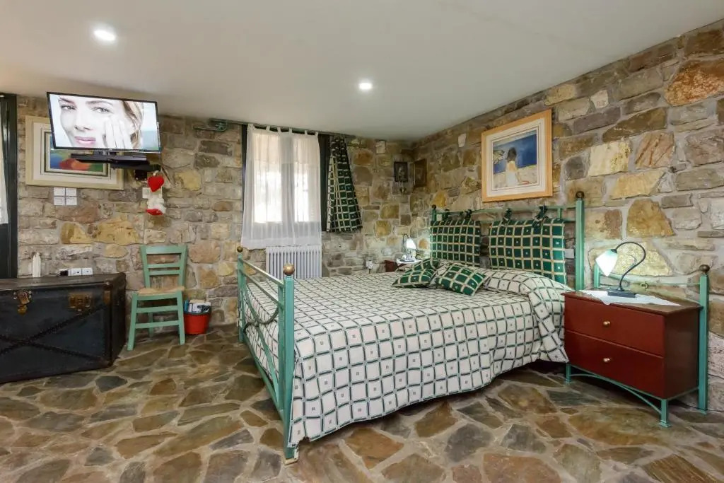 Stone Garden Studio - Private Vacation Hideout