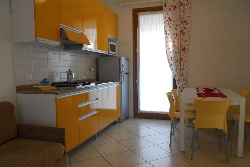 Garden Apartment With Pool in Holiday Village