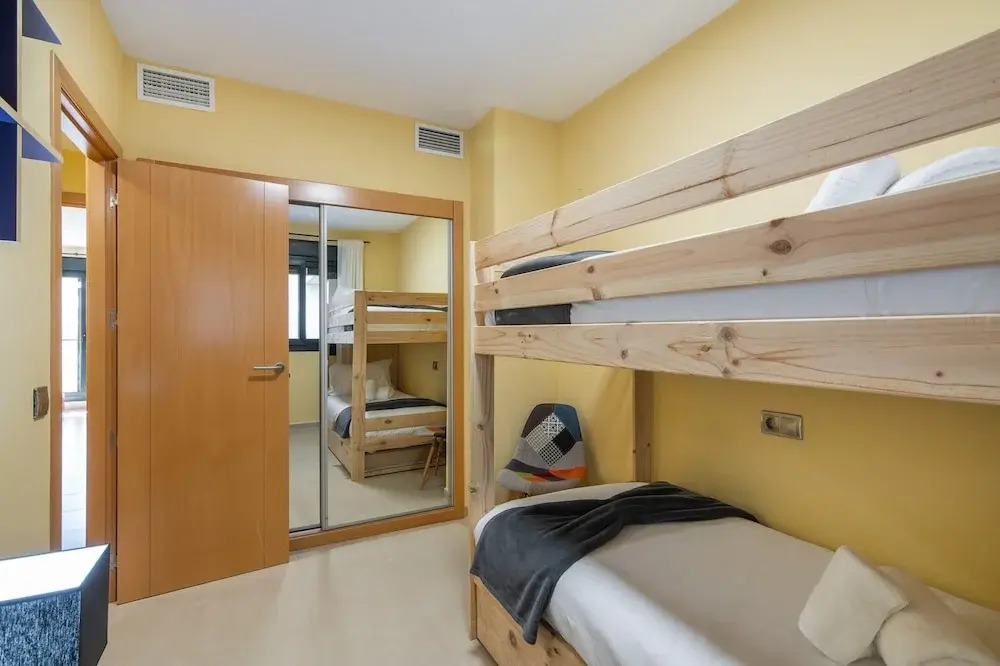 Cozy Beach Apartment for 5