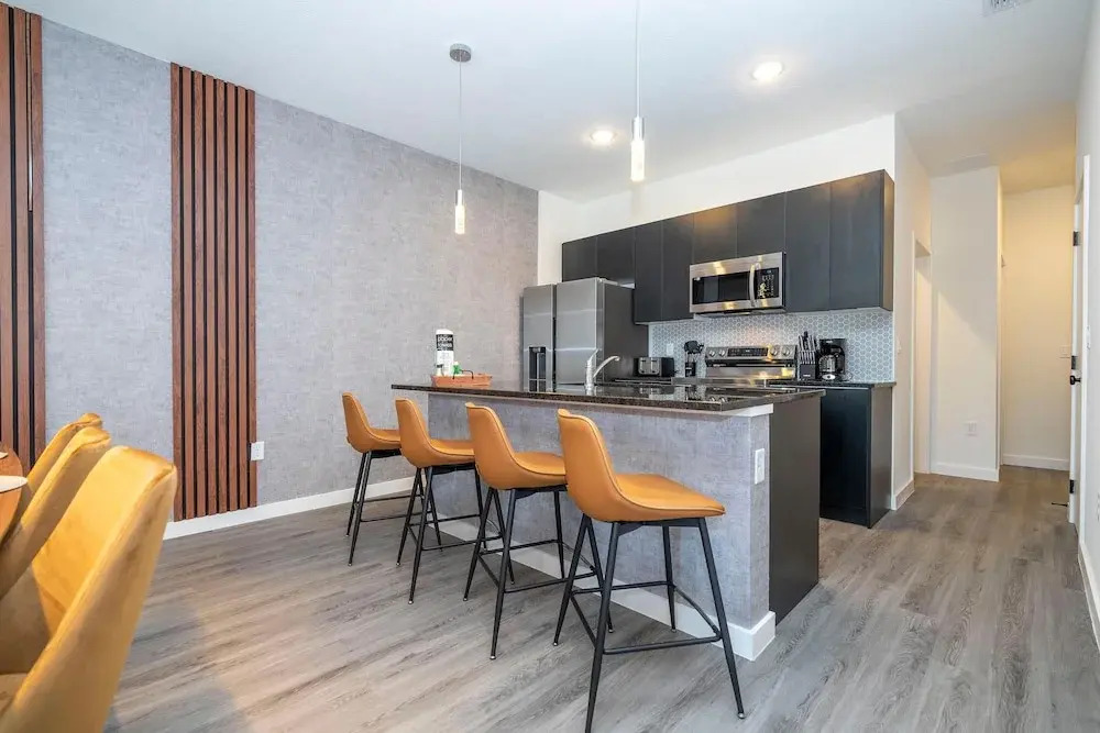 3258 SW - 3 Bedrooms The Hub Paradise