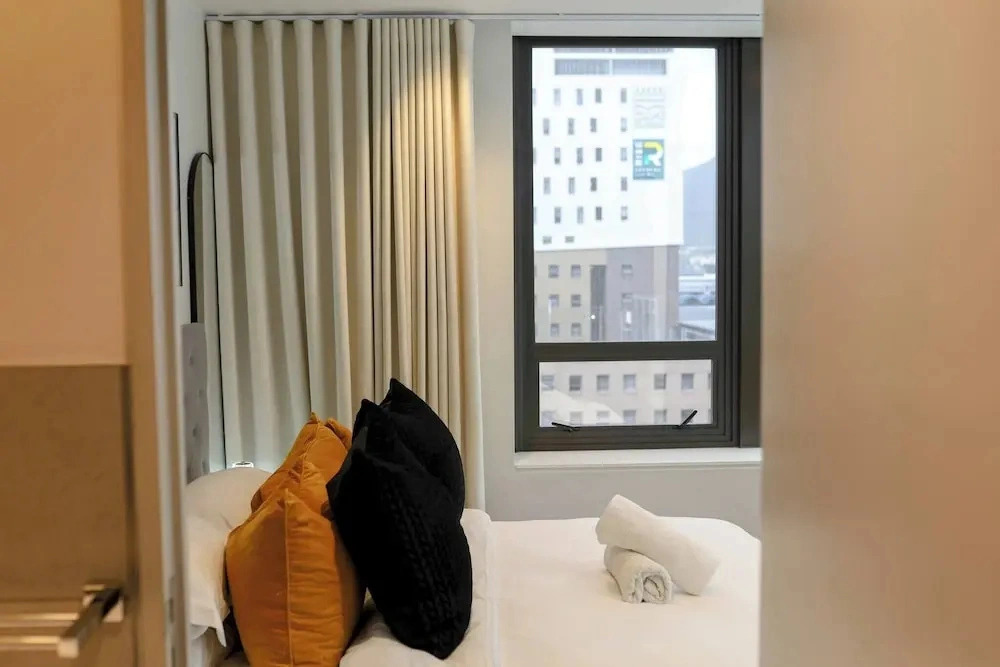 Stylish 1-br at Foreshore Place, Beach Access