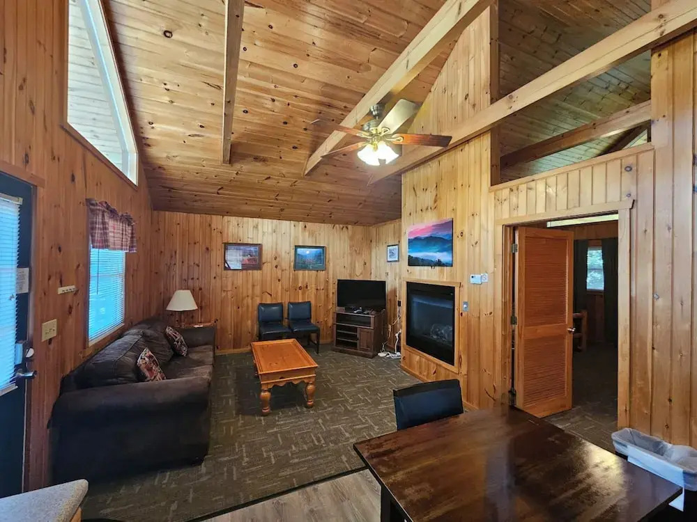 Urban Escape - 1BR King Cabin