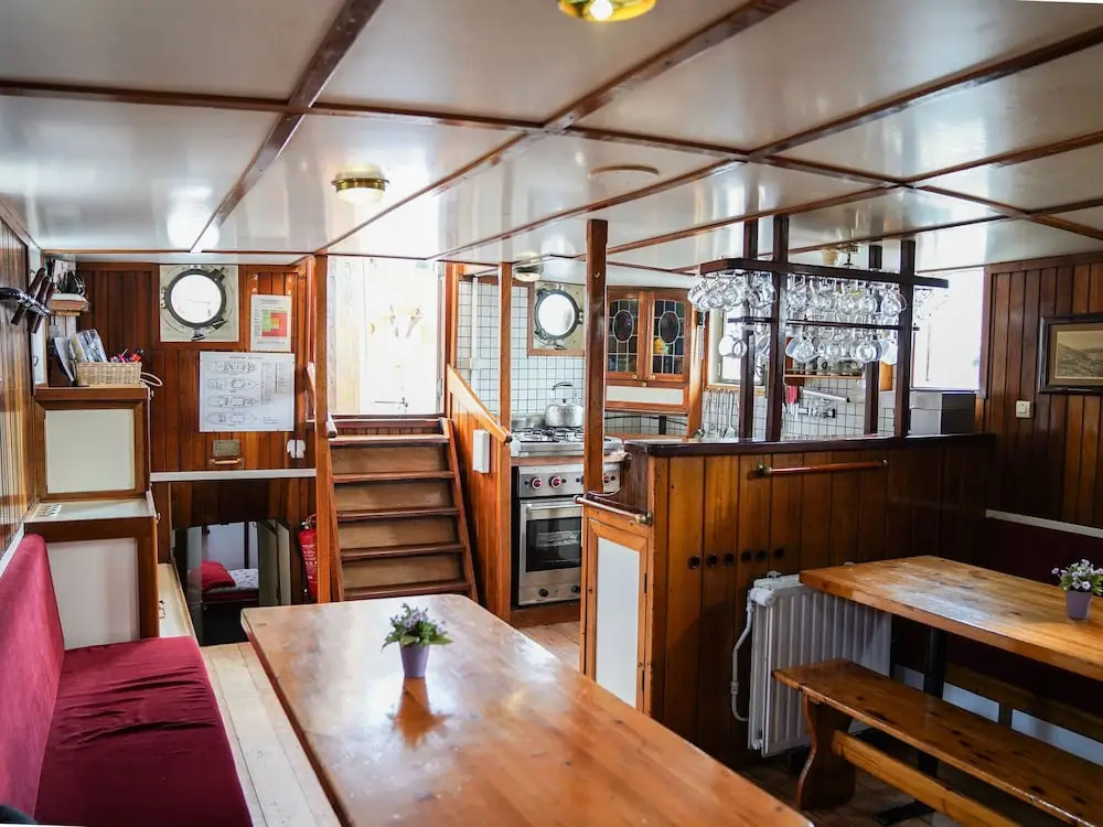 Lovely Boat in Rotterdam With Private Terrace