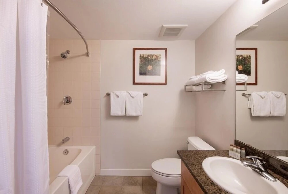 Premium Unit 4643- Fraser Crossing/founders Pointe Condo