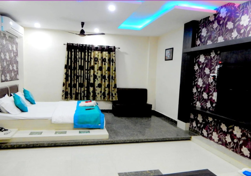 OYO 13191 Hotel Atlas Palace