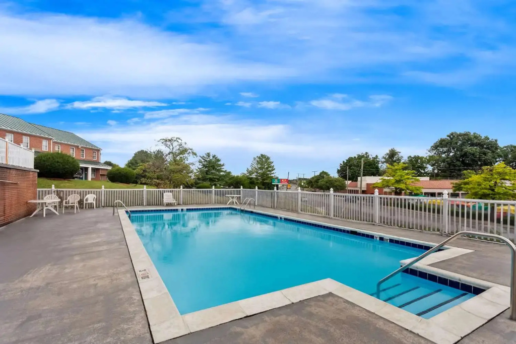 Econo Lodge Waynesboro - Skyline Drive