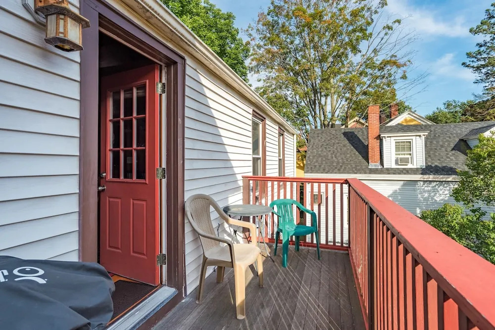 Prime City Living Townhouse 4 Bedroom Townhouse by RedAwning