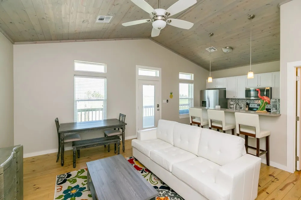 1912 Eskridge House Unit A - 2 Br home by RedAwning