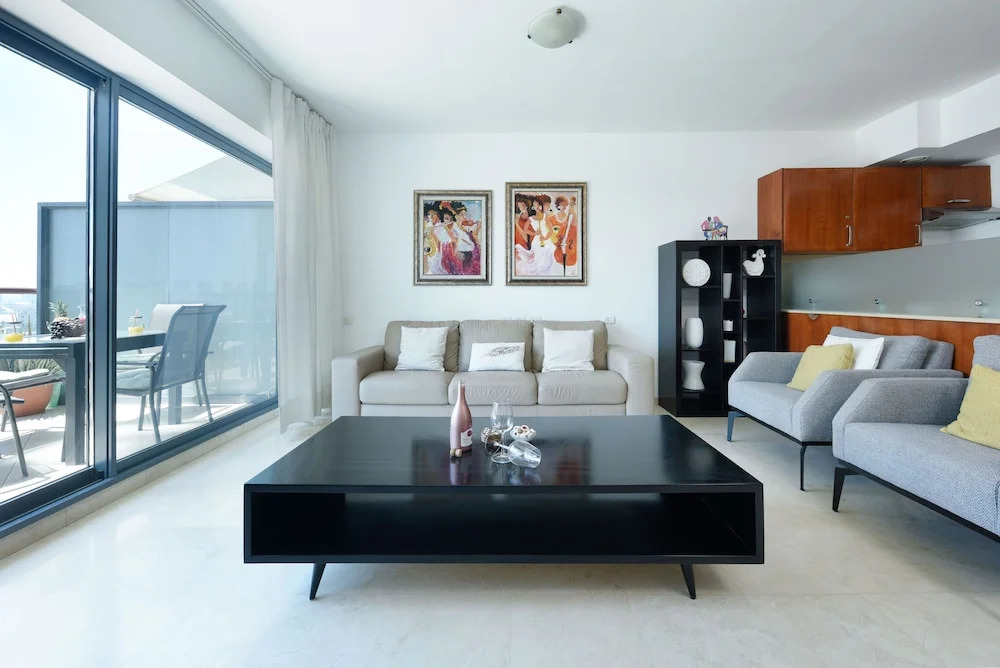 Deluxe 3 BD Marina Apartment in Herzylia