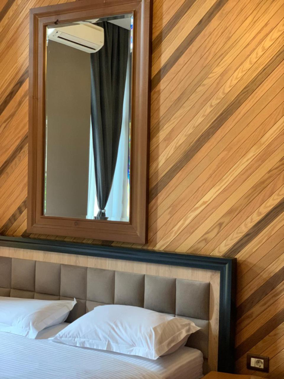 Guest House People