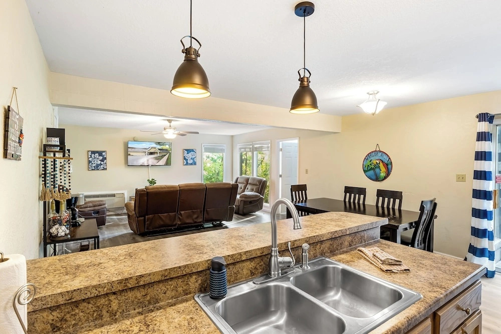 Private Pool, Patio: Dog-friendly Ozarks Retreat