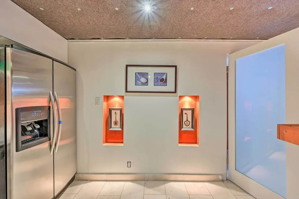 Edmonds Apartment With Private Wine Cellar!