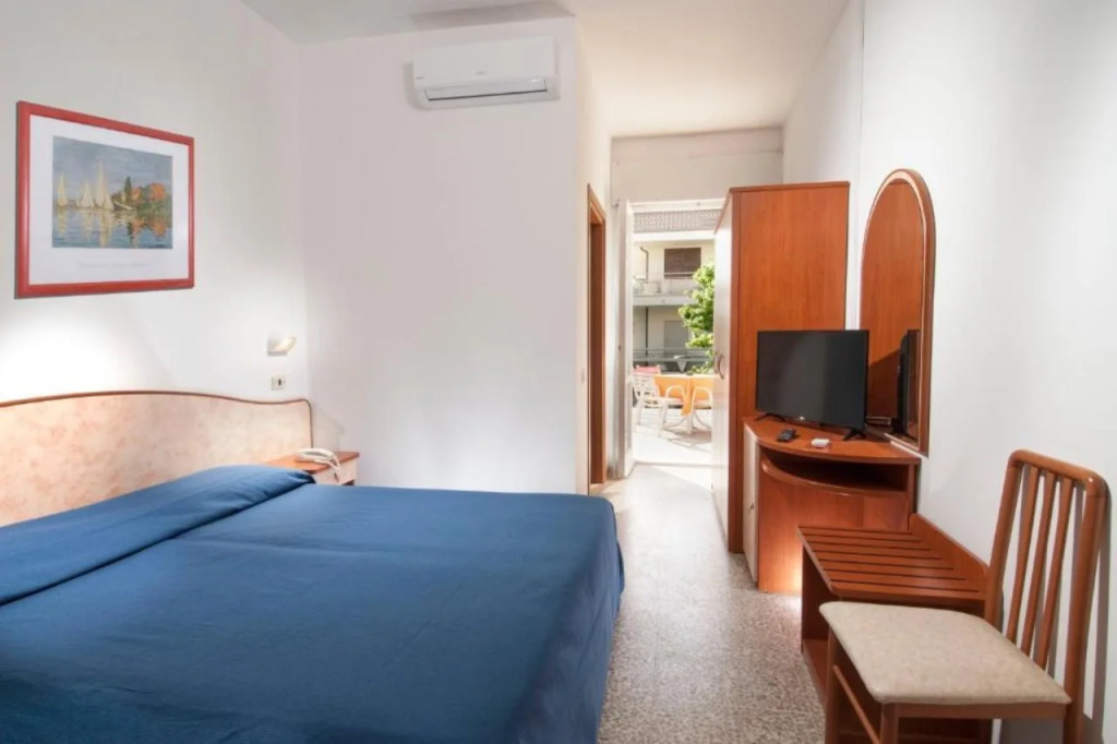 Hotel Holiday Sunshine Summer