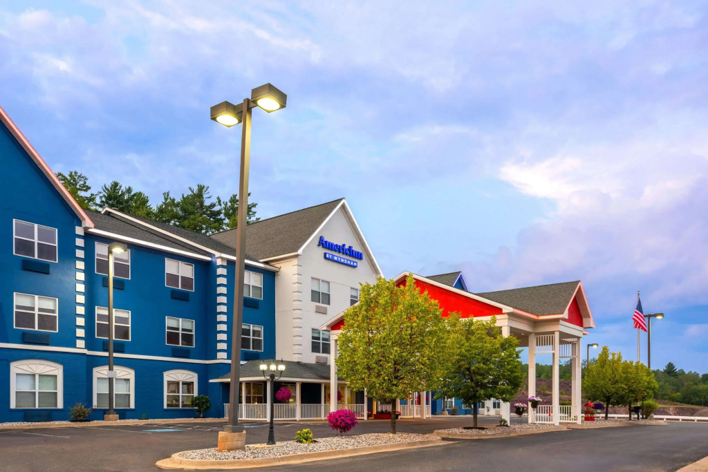Days Inn by Wyndham Iron Mountain