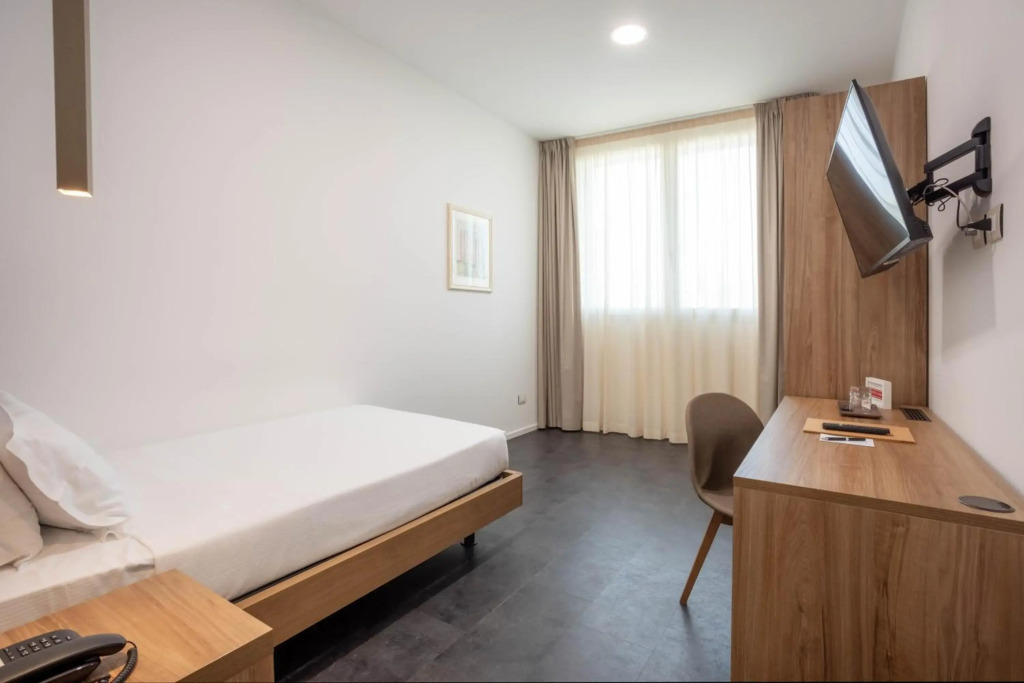 V Hotel