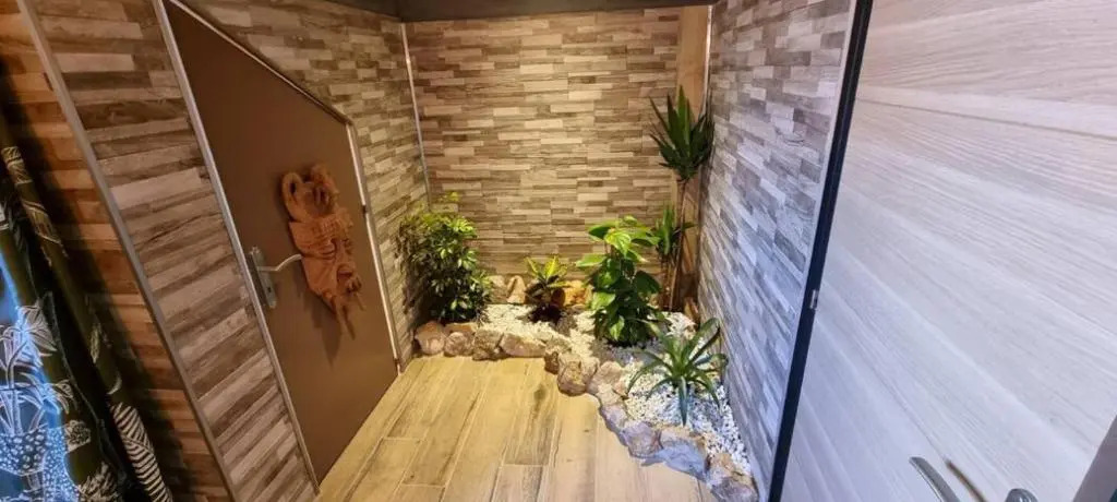 Rêves de vie, appartement vue mer, piscine non chauffée et spa privatifs