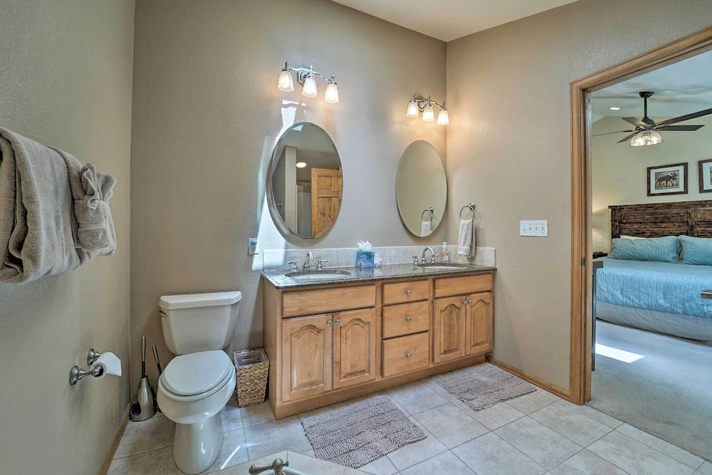 Townhome w/ Mtn Views: 1 Block to Downtown Ouray!