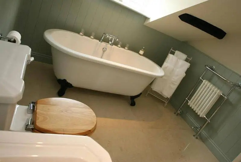 The Hare & Hounds Inn