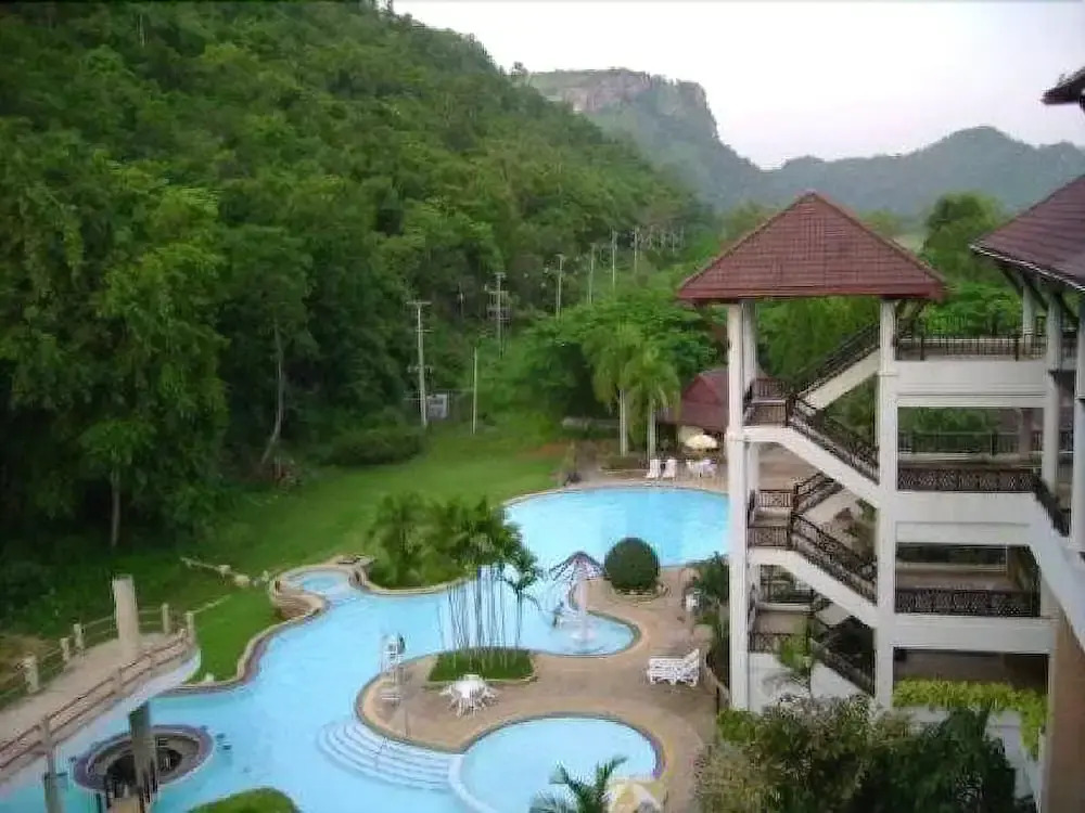 Mandarin Golden Valley Hotel & Spa