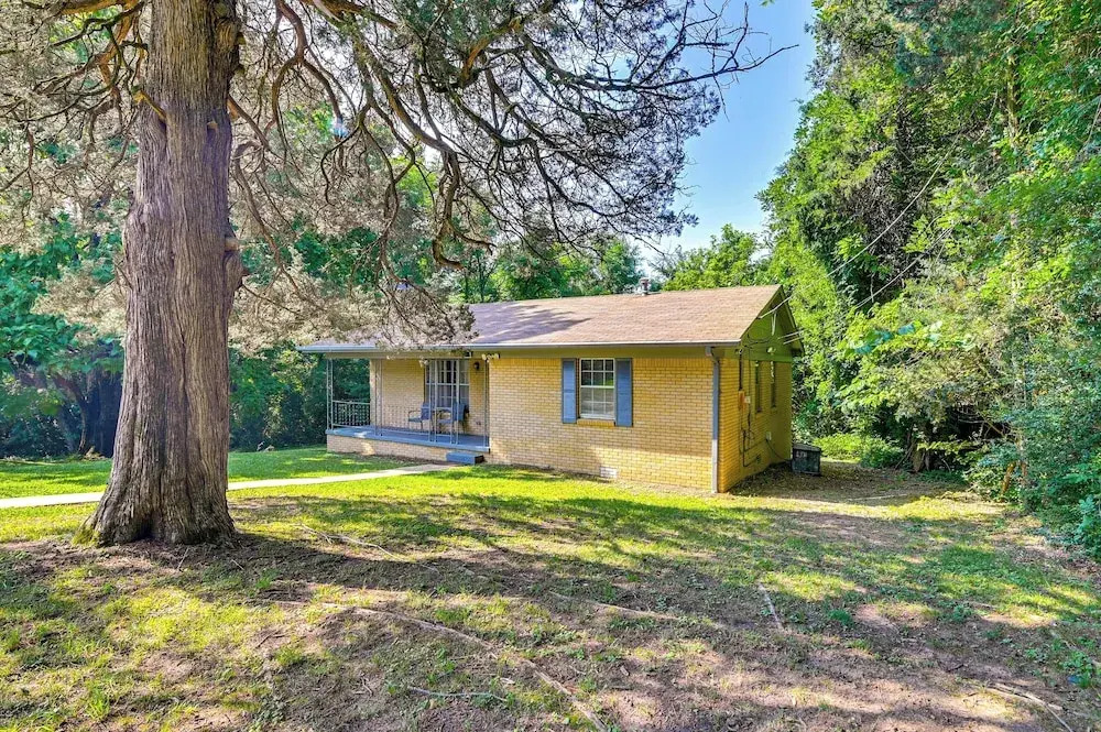 Quaint Oxford Home ~ 2 Mi to Ole Miss & The Grove!