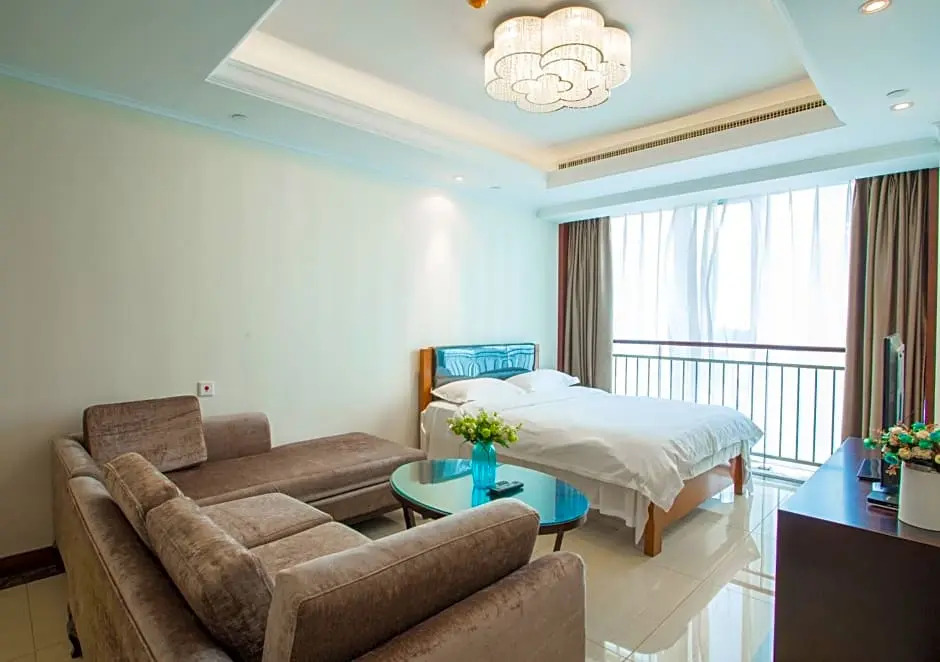 Qingdao Jinshan We+ Holiday Apartment (Wusi Square)