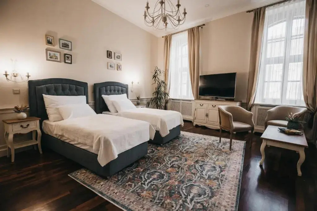Room42 - Suites & Apartments