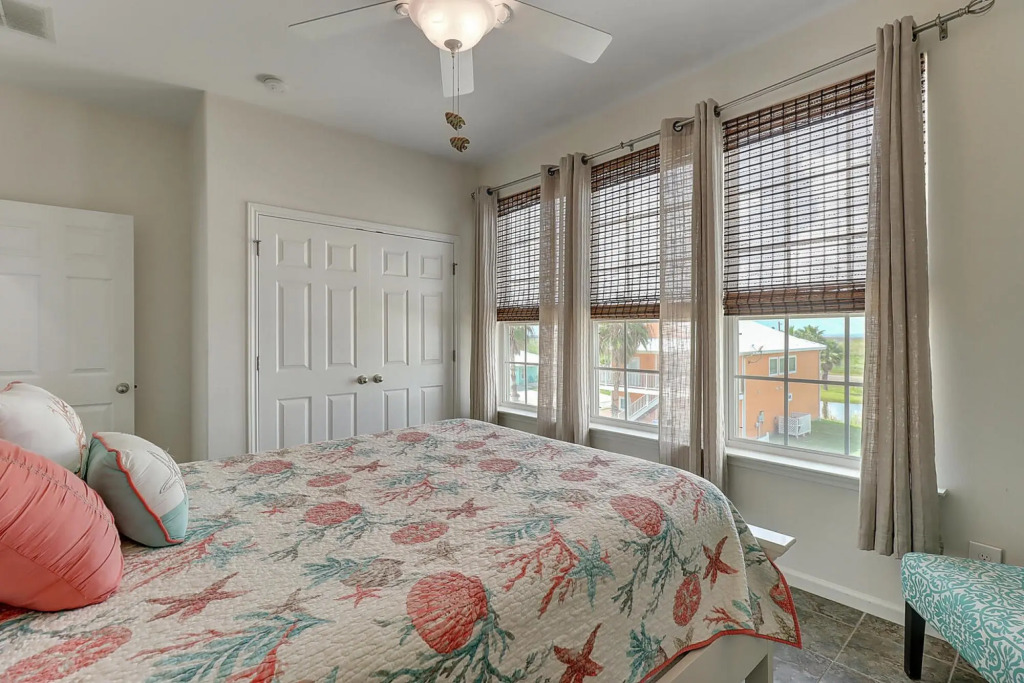 Sun Shiner Beach House RS109