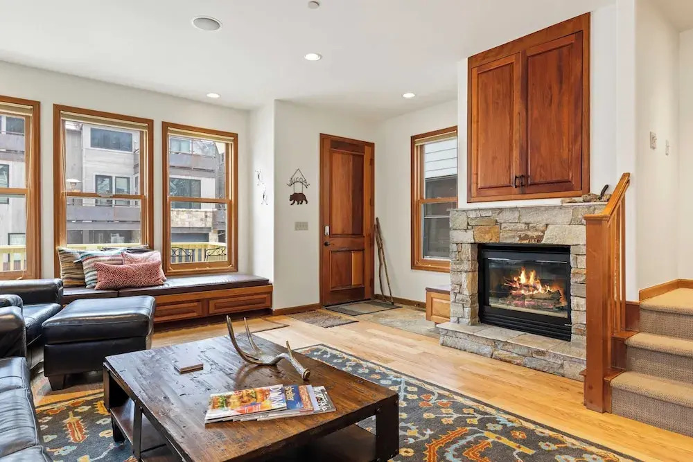 Pacific Street Townhome 514b by Avantstay Cute Townhouse in the Heart of Telluride!