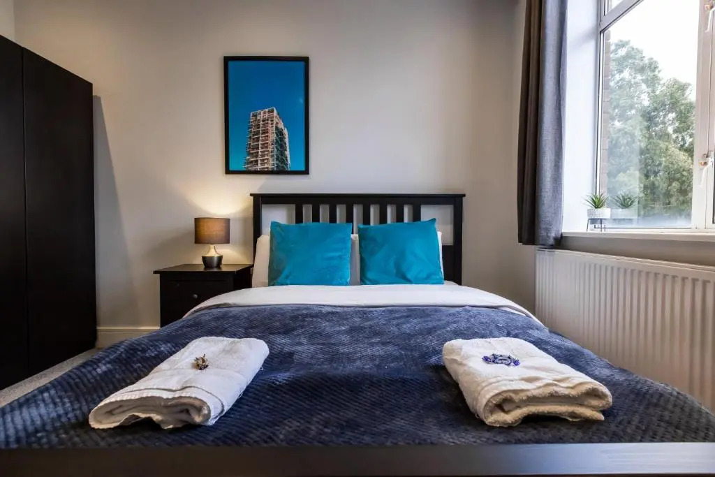 Thorpe Road 1 Bed Apartment with Parking