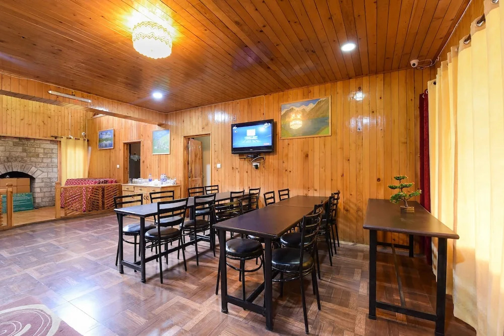 Hotel Eco Groves by OYO Rooms
