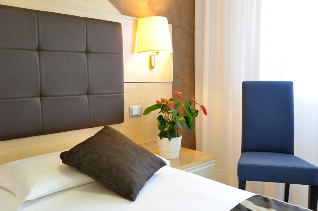 Hotel Eros