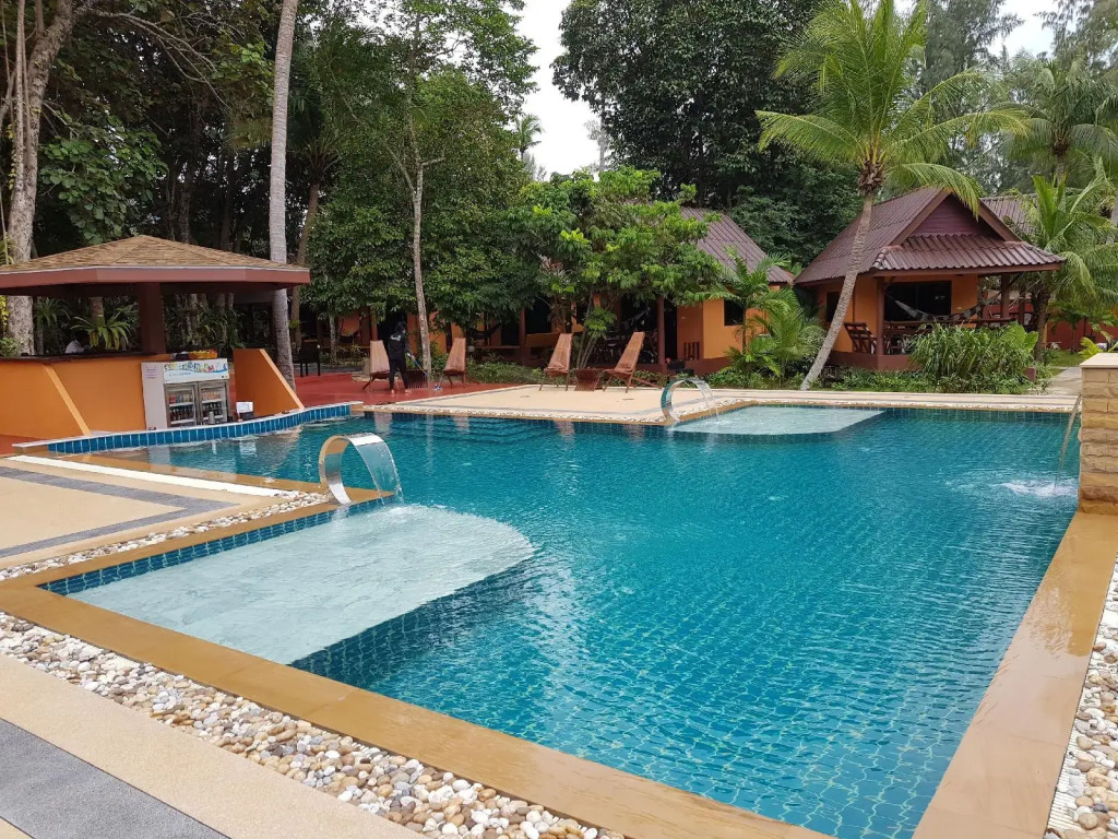 Lanta Pearl Beach Resort