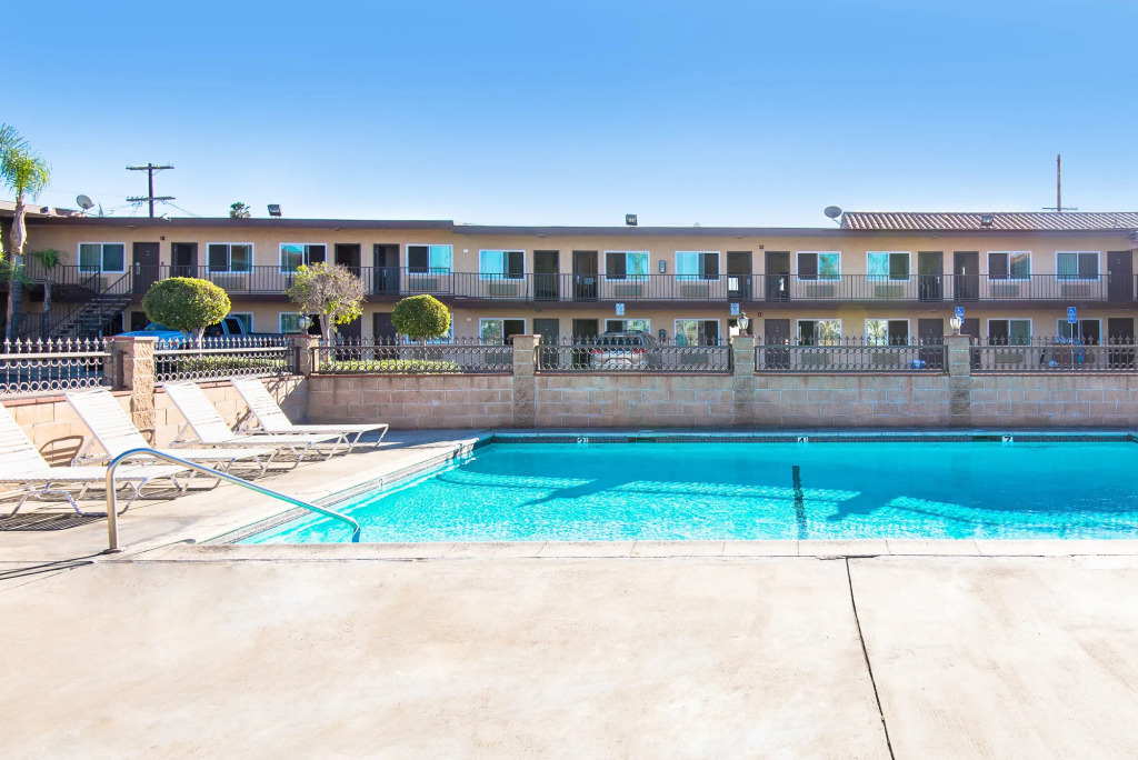 Sea Rock Inn - Los Angeles