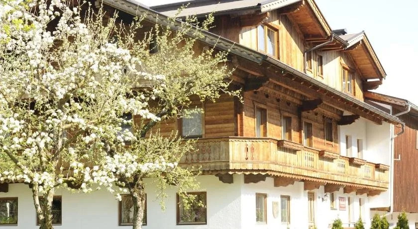 Oberstockach Hof