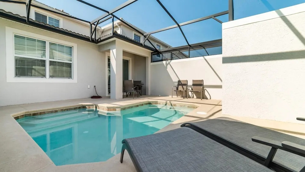 9051 Dogleg Drive